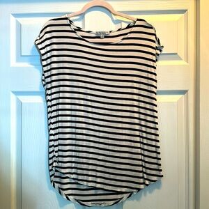 Black and White Striped L Green Envelope Short Sleeve Shirt